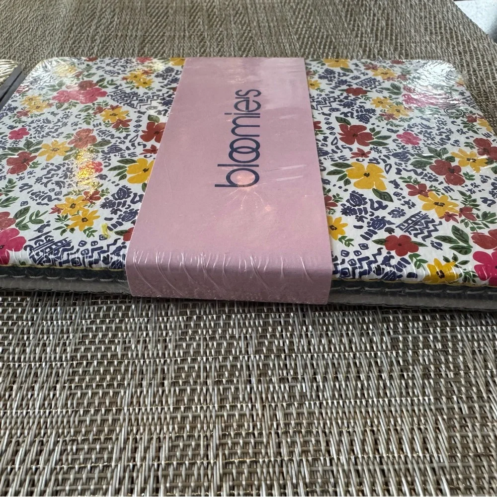 NWT Bloomingdale’s Bloomies Notebook 2 Sets of  3 - Floral Crest & Black Cheetah